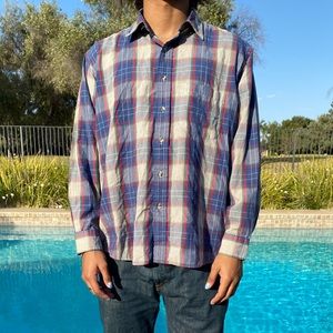 - Vintage Van Heusen Button-Up Shirt 👔